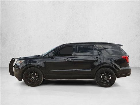 Used 2019 Ford Explorer XLT FWD image 8