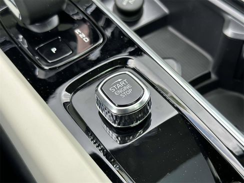 New 2026 Volvo V60 B5 Cross Country Plus w/ Protection Package Premier image 7