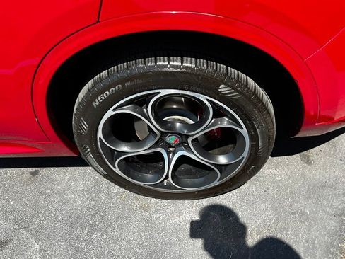 Used 2020 Alfa Romeo Stelvio Ti w/ Active Blind Spot Package AWD/4WD image 13