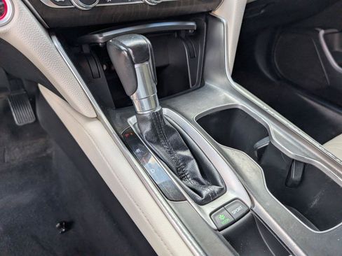 Used 2018 Honda Accord Touring image 20