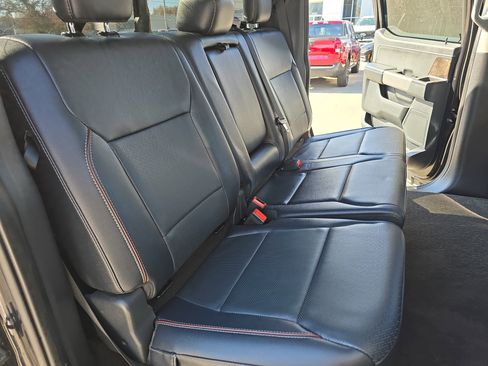 Used 2022 Ford F150 Lariat image 11