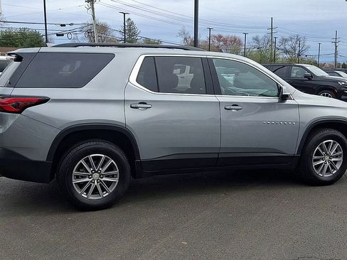 Certified 2023 Chevrolet Traverse LT image 3
