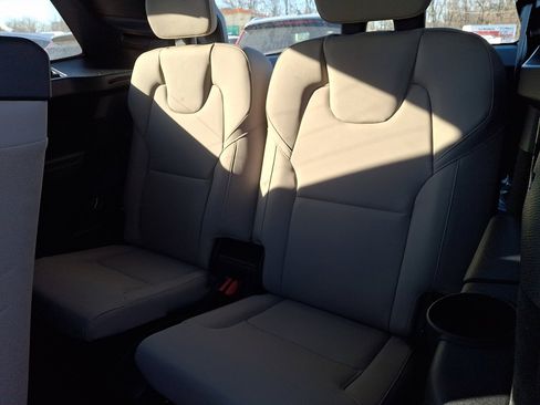 New 2026 Volvo XC90 B6 Plus w/ Protection Package Premier image 6