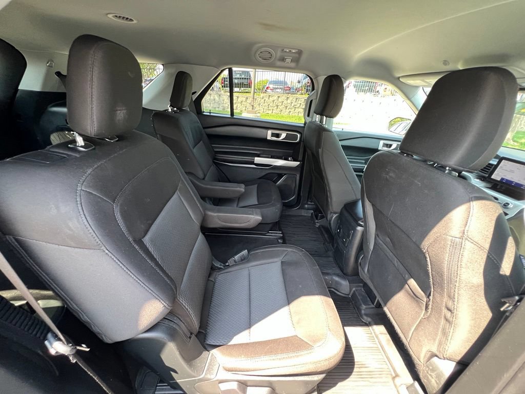 Used 2024 Ford Explorer XLT AWD/4WD image 26