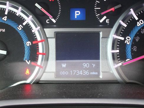 Used 2016 Toyota 4Runner SR5 AWD/4WD image 9