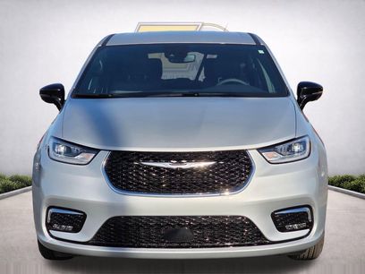 New 2026 Chrysler Pacifica Select