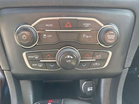 Used 2023 Dodge Charger SXT RWD image 18