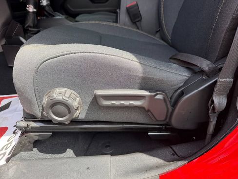 Used 2024 Jeep Wrangler Unlimited Sport AWD/4WD image 13