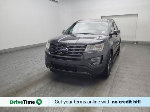 Used 2017 Ford Explorer XLT w/ Equipment Group 202A FWD image 1