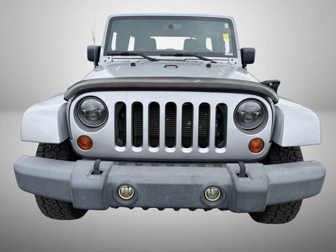 Used 2013 Jeep Wrangler Unlimited Sahara w/ Connectivity Group AWD/4WD image 7