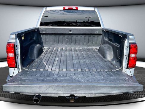 Used 2018 Chevrolet Silverado 1500 LT w/ LT Eassist Package AWD/4WD image 8