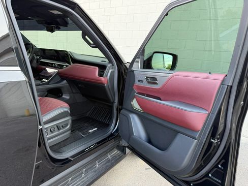 Used 2025 INFINITI QX80 Autograph AWD/4WD image 25