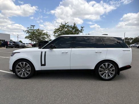 Used 2025 Land Rover Range Rover Long Wheelbase SE AWD/4WD image 2