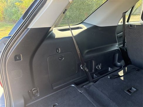 Used 2022 Ford Explorer XLT image 54