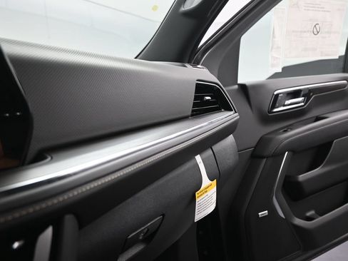 New 2025 Chevrolet Tahoe Premier AWD/4WD image 13