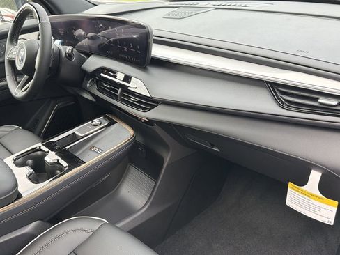New 2026 Buick Enclave Avenir FWD image 13