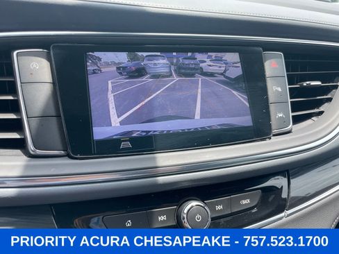 Used 2023 Buick Enclave Essence FWD image 17