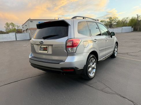 Used 2017 Subaru Forester 2.5i Touring AWD/4WD image 5
