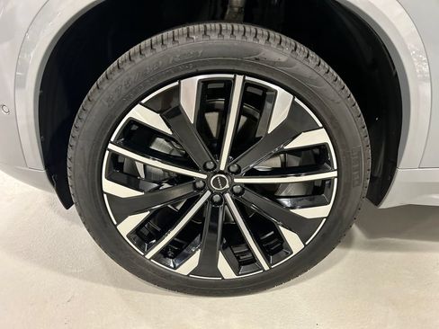 Used 2026 Volvo XC90 B6 Plus w/ Protection Package Premier AWD/4WD image 8