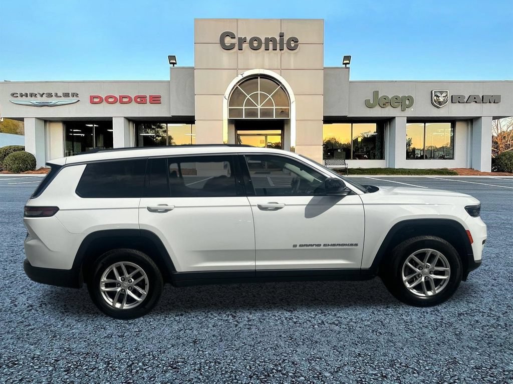 Used 2023 Jeep Grand Cherokee L Laredo w/ Luxury Tech Group I AWD/4WD image 2