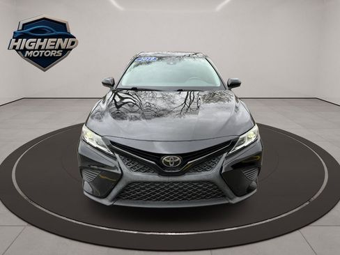 Used 2019 Toyota Camry SE image 9