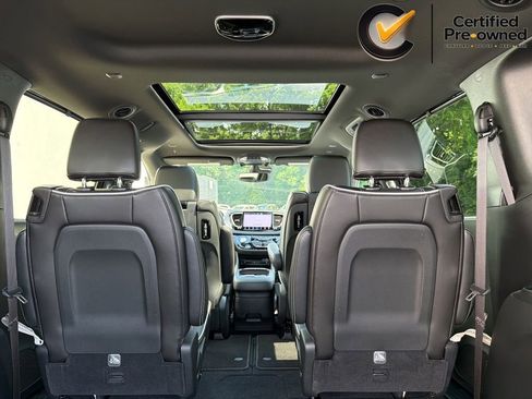 Certified 2023 Chrysler Pacifica Limited w/ Uconnect Theater Family Group AWD/4WD image 26