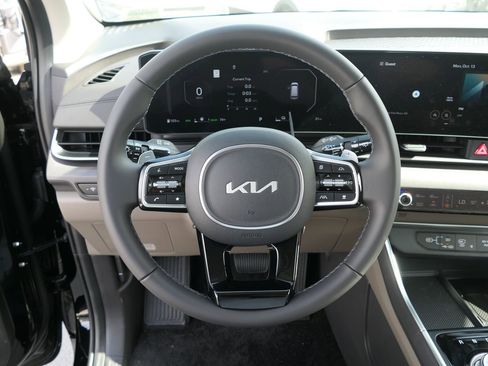 New 2026 Kia Carnival SX image 17