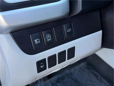 Used 2017 Toyota Highlander XLE image 27