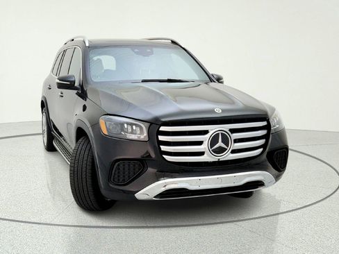 Certified 2025 Mercedes-Benz GLS 450 4MATIC image 4
