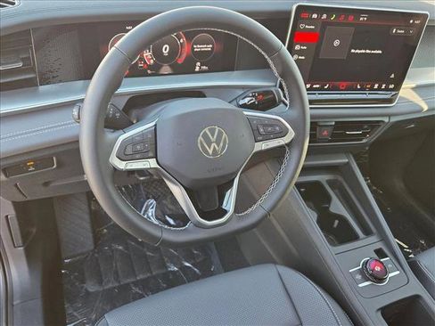 New 2026 Volkswagen Tiguan SE image 3