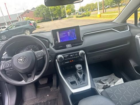 Used 2023 Toyota RAV4 XLE AWD/4WD image 15