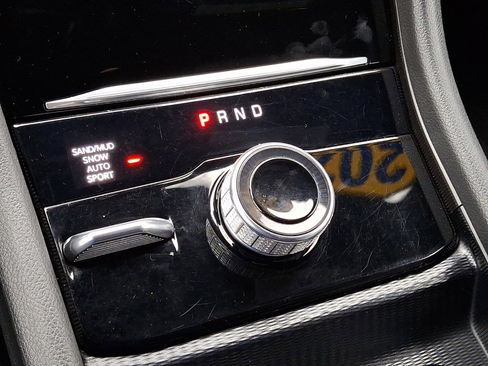 Used 2024 Jeep Grand Cherokee Limited w/ Black Appearance Package image 29