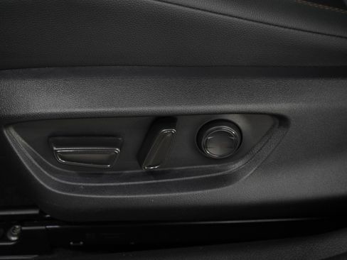 Used 2026 Toyota Camry XLE FWD image 22