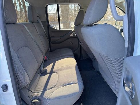 Used 2016 Nissan Frontier S image 11