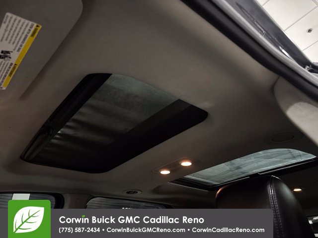 Used 2011 GMC Acadia SLT AWD/4WD image 32