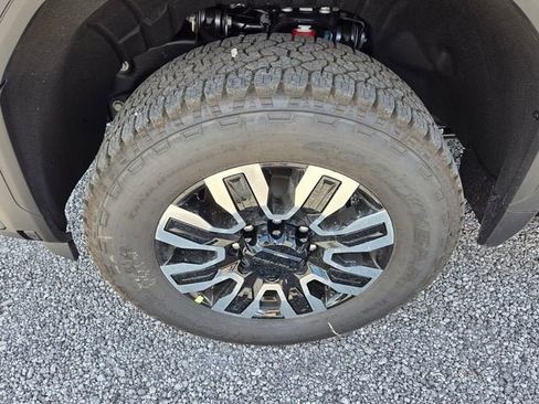 Used 2026 GMC Sierra 2500 Denali Ultimate AWD/4WD image 9