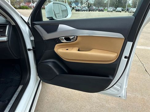 Used 2016 Volvo XC90 T5 Momentum AWD/4WD image 23