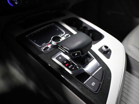 Used 2019 Audi Q7 2.0T Premium Plus w/ Premium Plus Package image 27