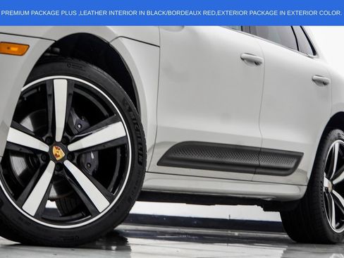 Used 2023 Porsche Macan AWD/4WD image 3
