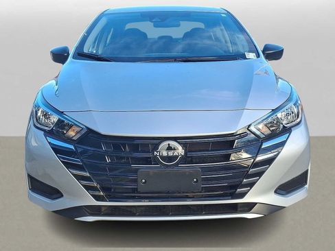Used 2023 Nissan Versa S image 2