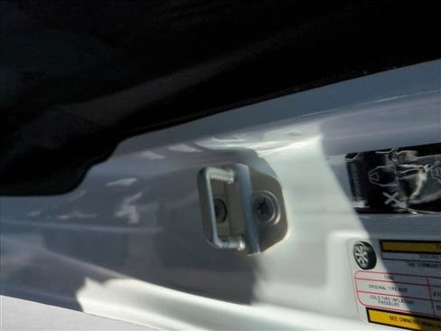 Used 2024 Jeep Wrangler High Altitude image 14