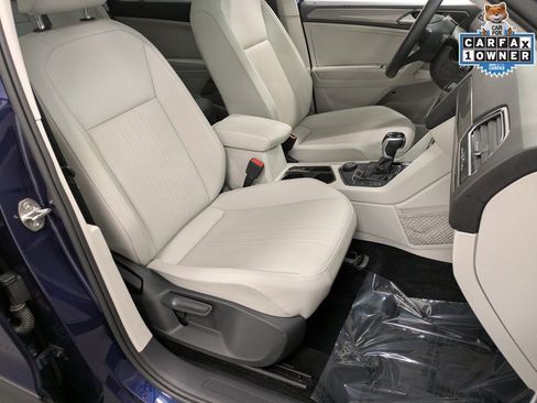Used 2022 Volkswagen Tiguan SE w/ Panoramic Sunroof Package AWD/4WD image 30