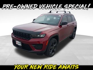 Used 2023 Jeep Grand Cherokee Altitude video 1