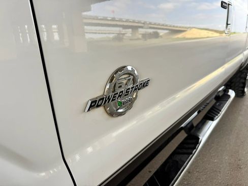 Used 2016 Ford F250 Lariat w/ Lariat Ultimate Package image 9