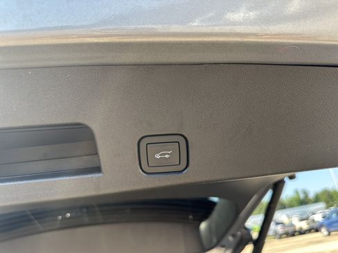 Certified 2026 GMC Acadia Denali Ultimate w/ LPO, All-Weather Package AWD/4WD image 21
