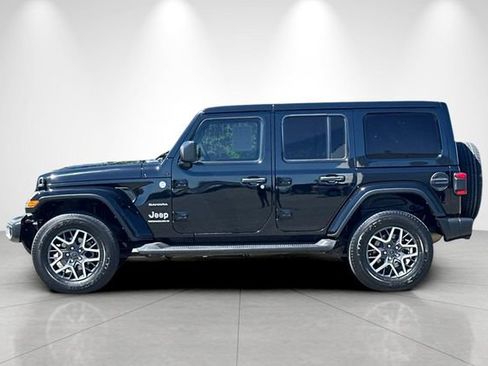 Used 2024 Jeep Wrangler Unlimited Sahara AWD/4WD image 7
