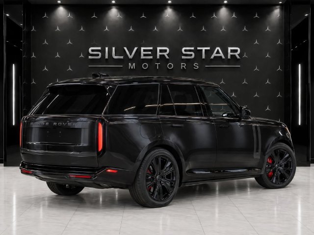 Used 2026 Land Rover Range Rover SE AWD/4WD image 3