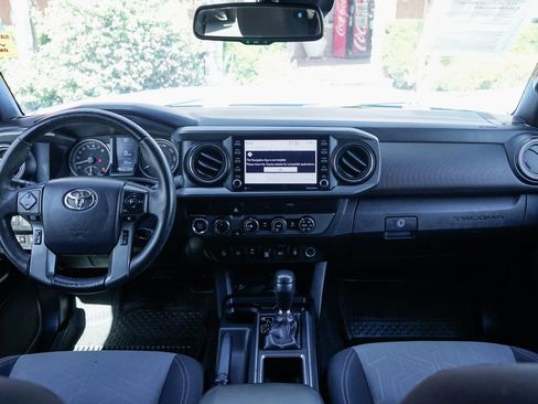 Used 2020 Toyota Tacoma TRD Off-Road w/ Technology Package image 24