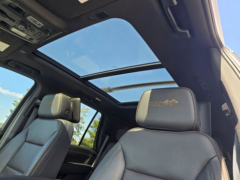 Used 2024 Chevrolet Tahoe High Country w/ Advanced Technology Package AWD/4WD image 28