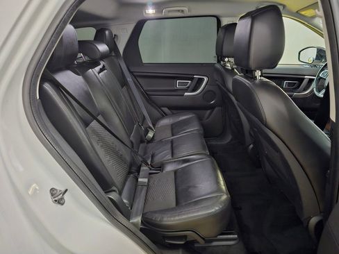 Used 2019 Land Rover Discovery Sport SE image 12